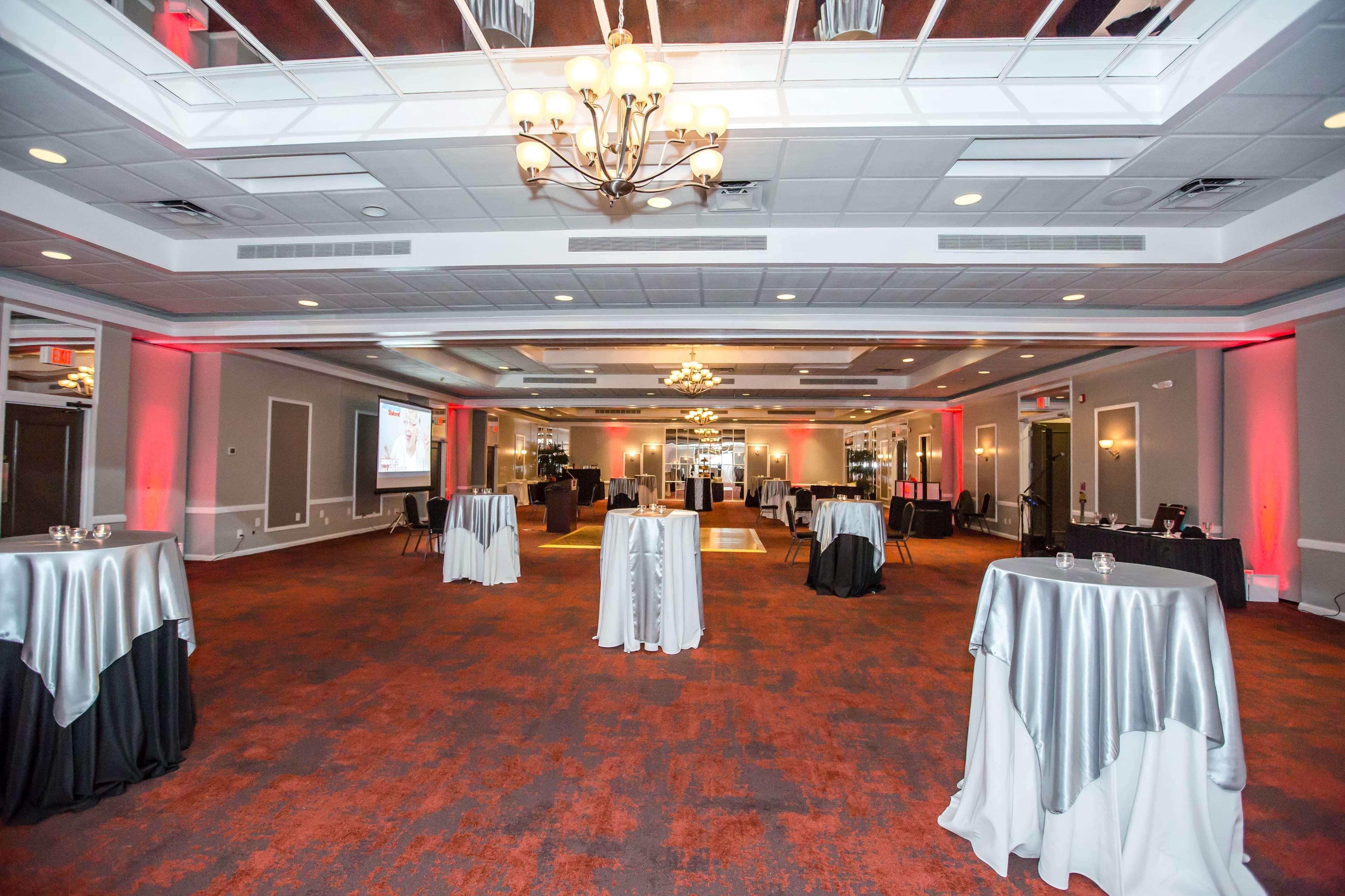 Ramada By Wyndham Jacksonville Hotel & Conference Center מראה חיצוני תמונה