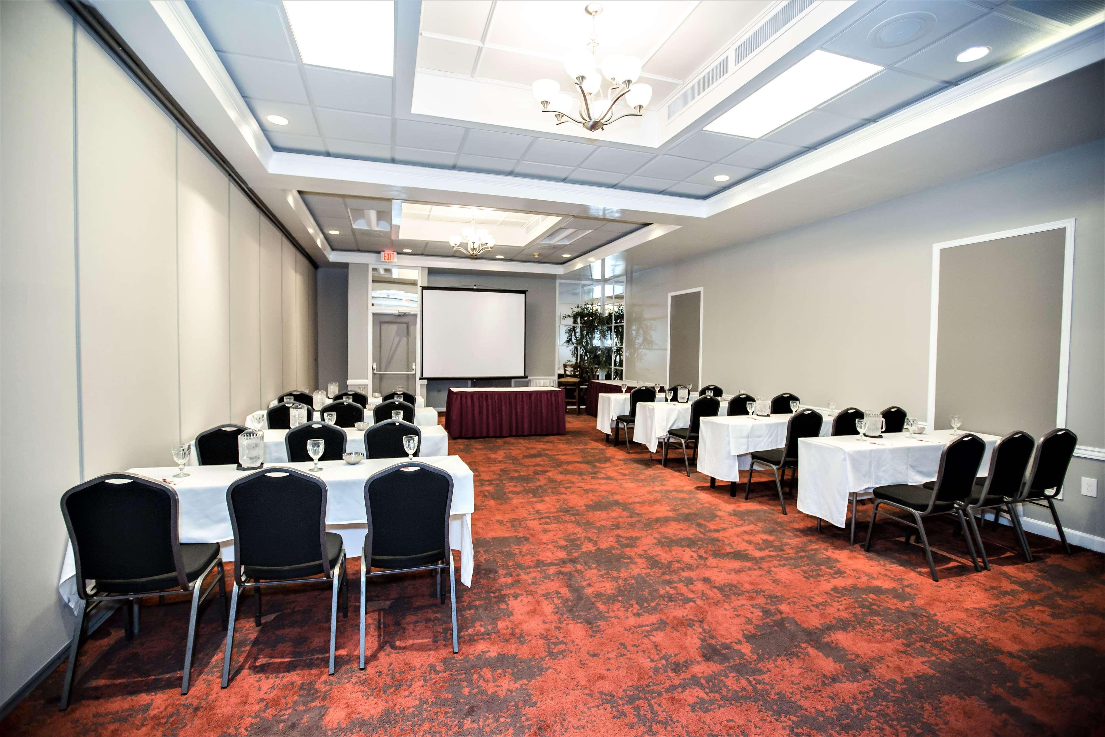 Ramada By Wyndham Jacksonville Hotel & Conference Center מראה חיצוני תמונה