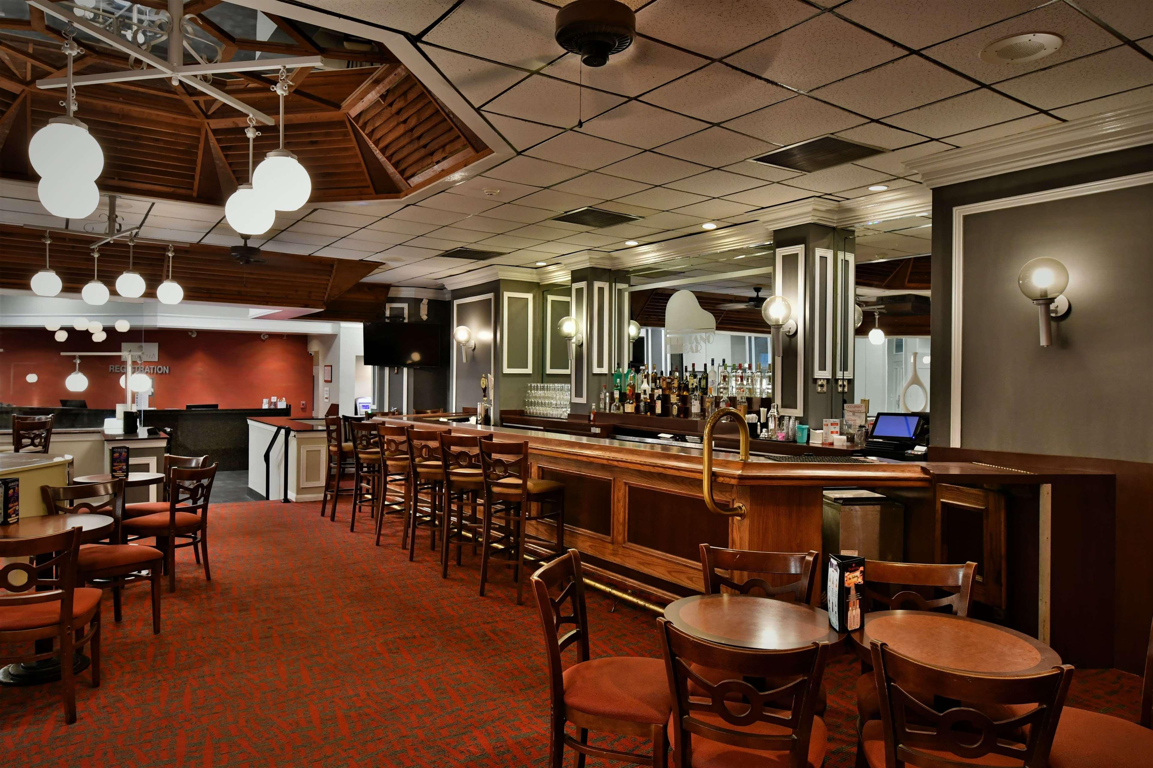 Ramada By Wyndham Jacksonville Hotel & Conference Center מראה חיצוני תמונה