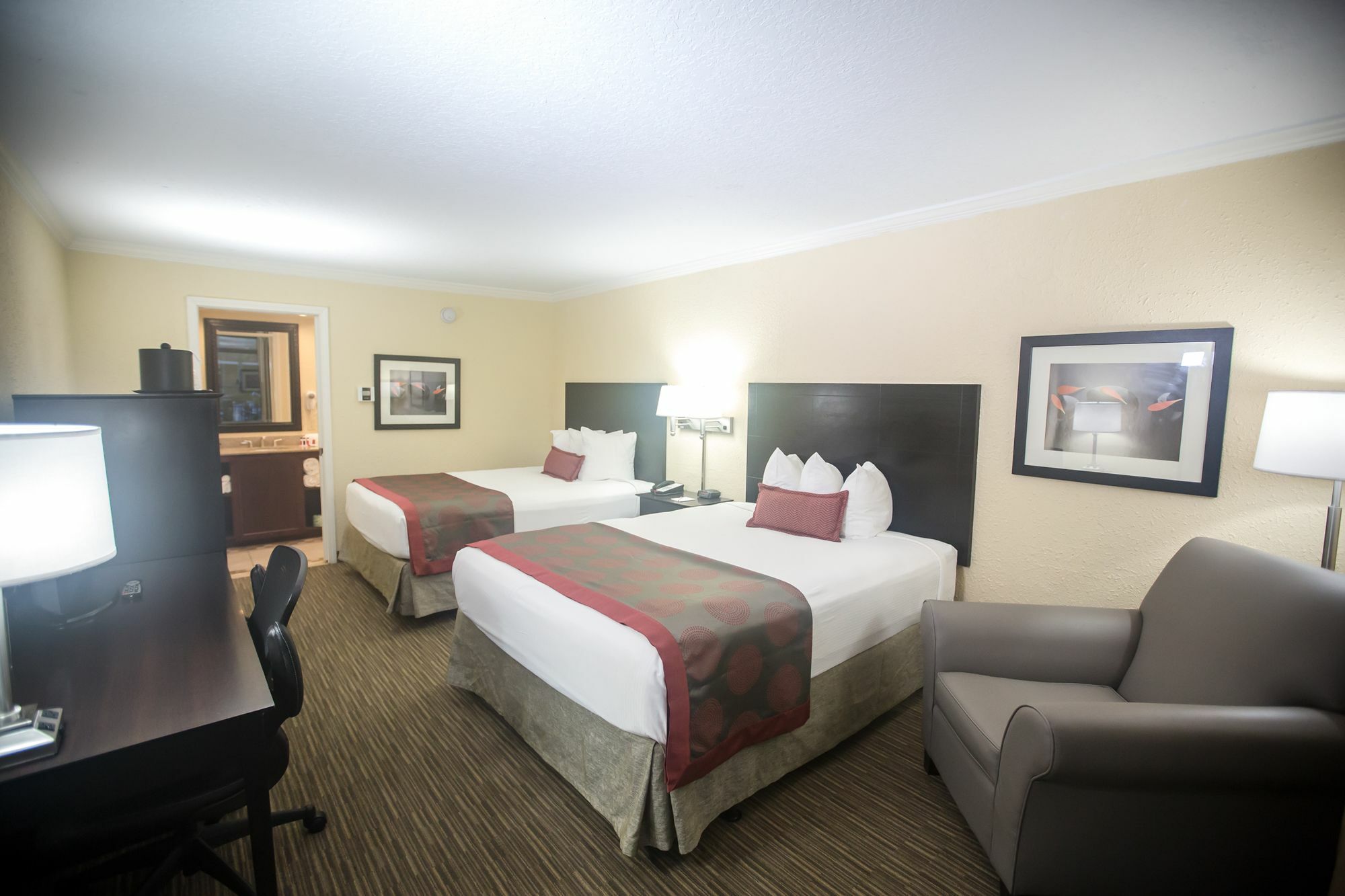 Ramada By Wyndham Jacksonville Hotel & Conference Center מראה חיצוני תמונה