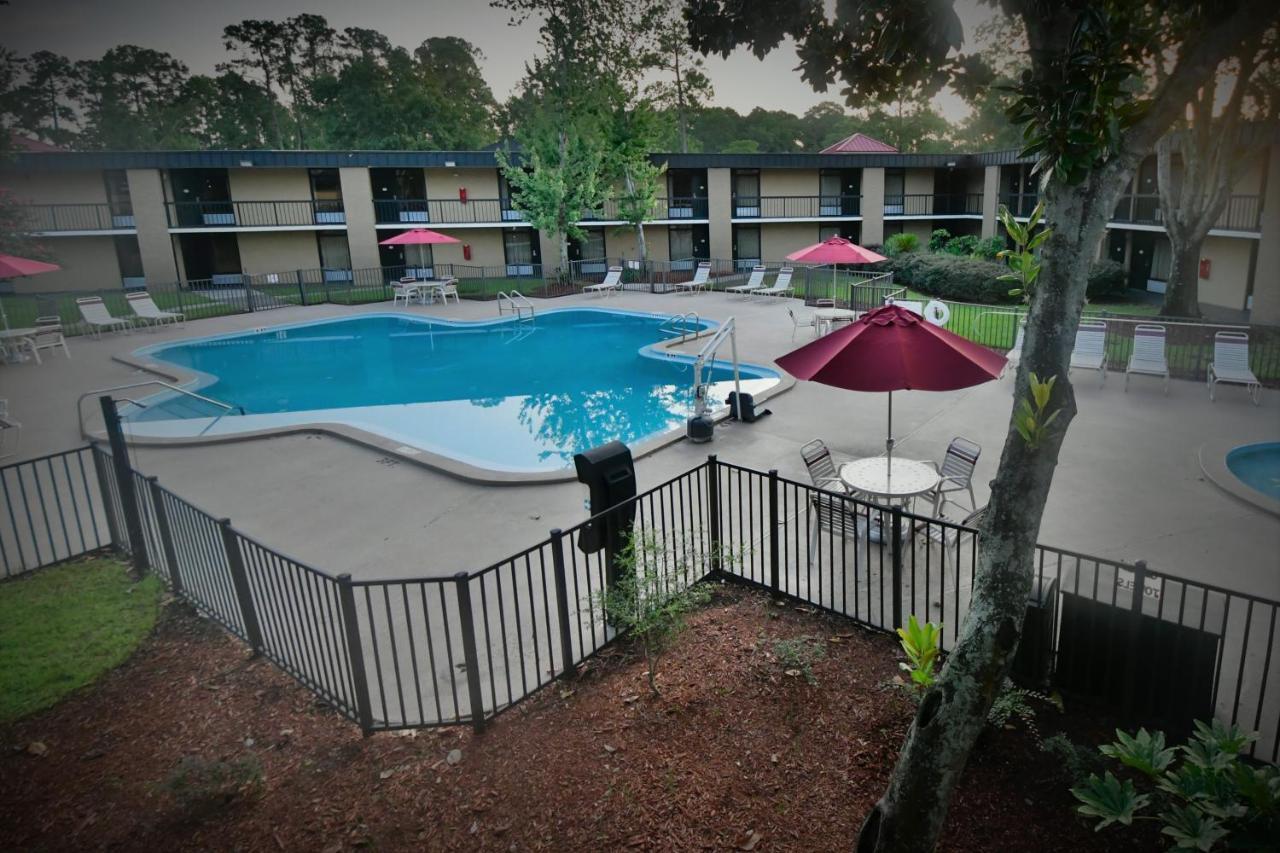 Ramada By Wyndham Jacksonville Hotel & Conference Center מראה חיצוני תמונה
