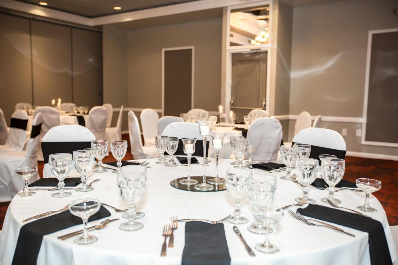 Ramada By Wyndham Jacksonville Hotel & Conference Center מראה חיצוני תמונה